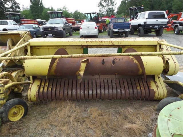 John Deere 7' Header Hay Pickup