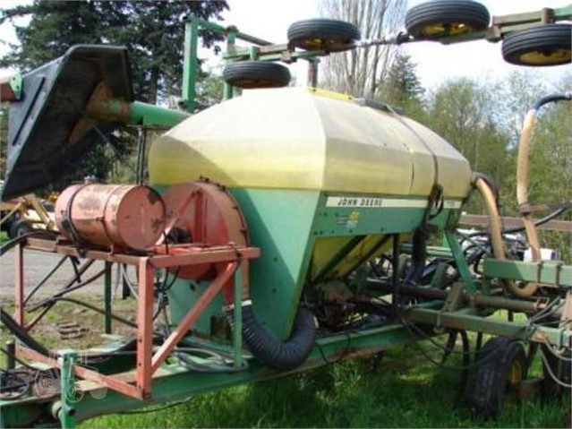 John Deere 775 Field Cultivator