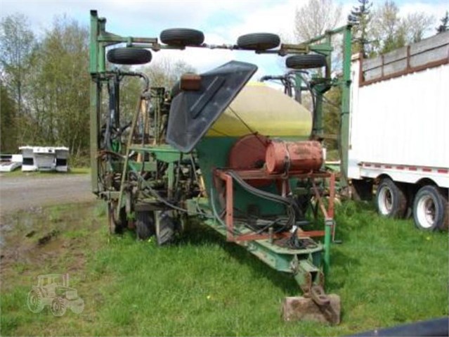 John Deere 775 Field Cultivator