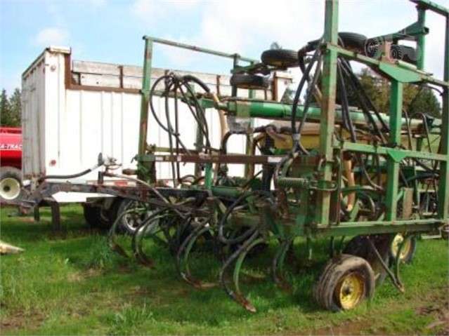 John Deere 775 Field Cultivator