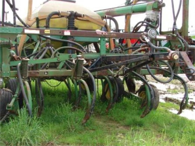 John Deere 775 Field Cultivator