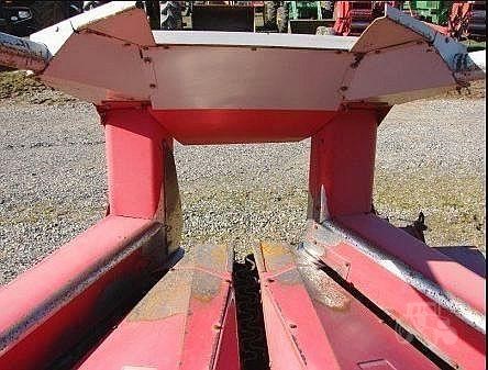 1996 Gehl TR330 Header Corn Head