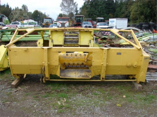 New Holland 890 Header Hay Pickup