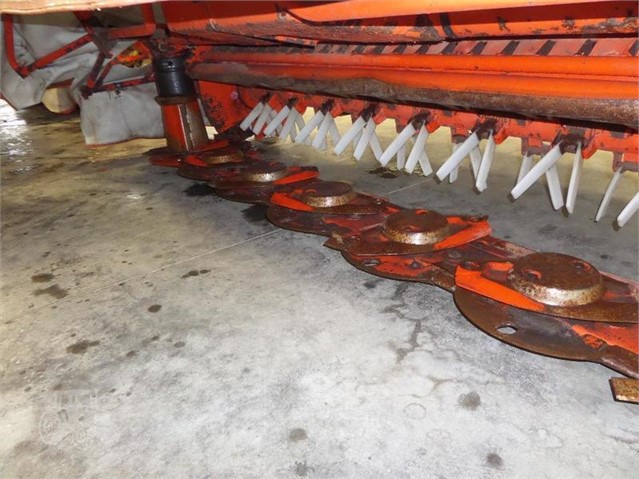 2000 Kuhn FC883 Mower Conditioner