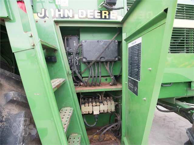 2001 John Deere 6850 Forage Harvester