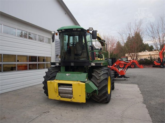 2001 John Deere 6850 Forage Harvester