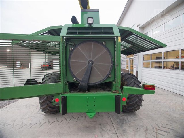 2001 John Deere 6850 Forage Harvester