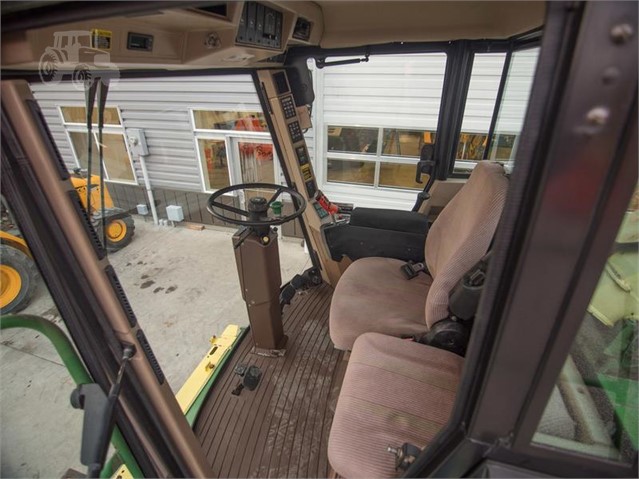 2001 John Deere 6850 Forage Harvester