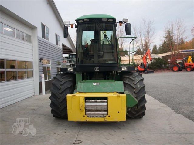 2001 John Deere 6850 Forage Harvester