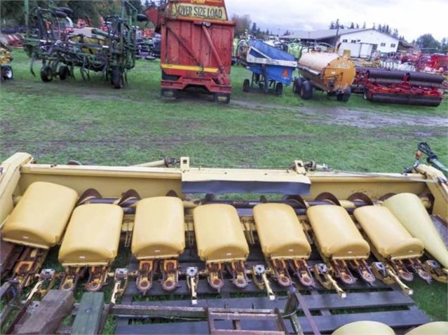 2000 Lexion 8R30 Header Corn Head