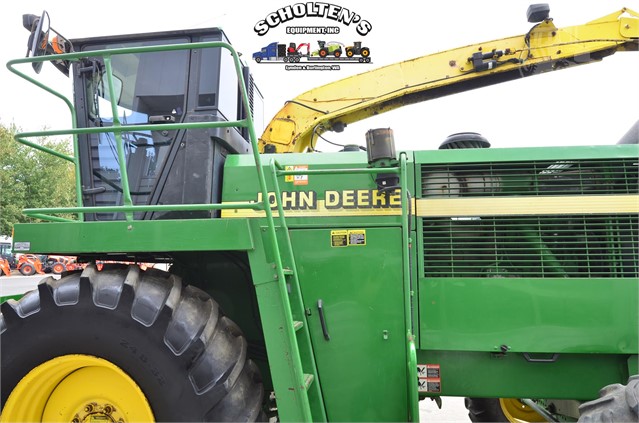 John Deere 6850 Forage Harvester