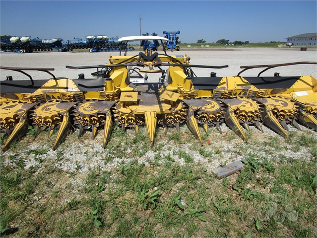 2007 New Holland 470FI Header Forage