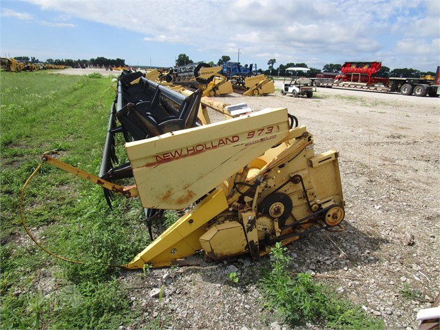 New Holland 973 Header Combine