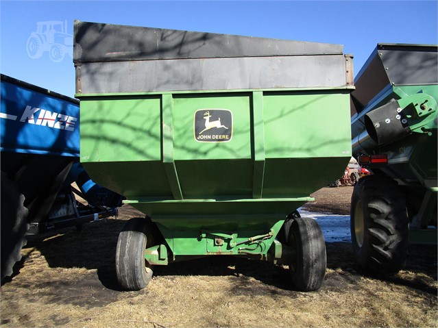 John Deere 650 Grain Cart