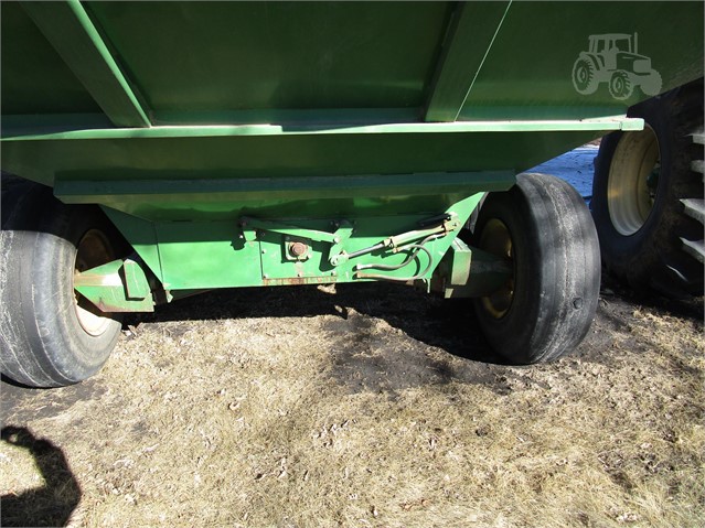 John Deere 650 Grain Cart