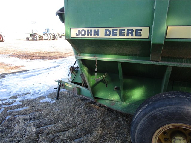 John Deere 650 Grain Cart