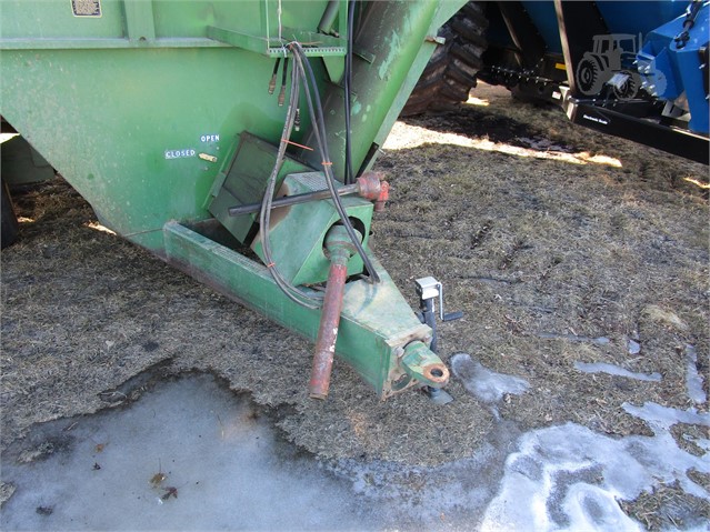 John Deere 650 Grain Cart