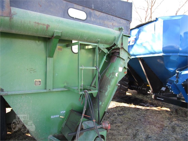 John Deere 650 Grain Cart