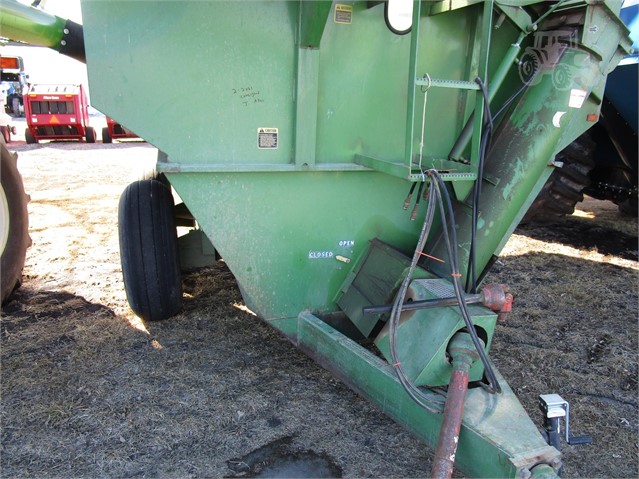 John Deere 650 Grain Cart