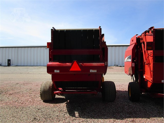 2007 New Holland BR7090 Baler/Round