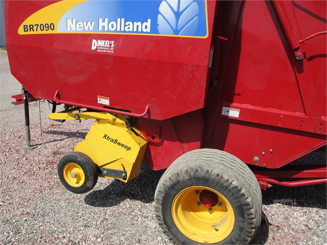 2007 New Holland BR7090 Baler/Round