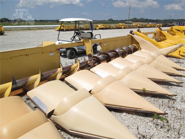 1998 New Holland 996W8 Header Combine