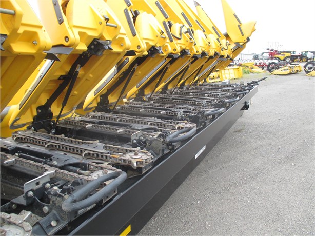 2014 New Holland 980CR Header Corn Head