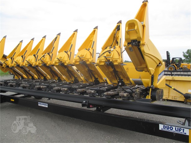 2014 New Holland 980CR Header Corn Head