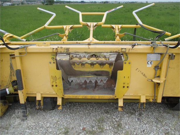 2002 New Holland RI600 Header Forage