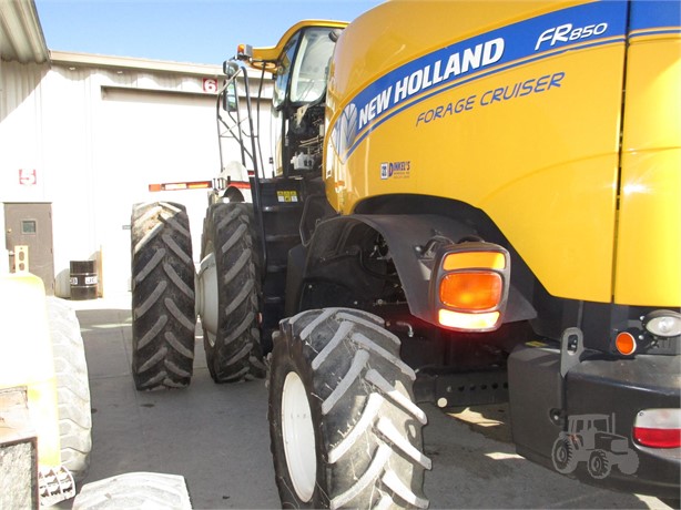 2014 New Holland FR850 Forage Harvester