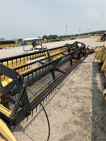 New Holland 973 Header Flex