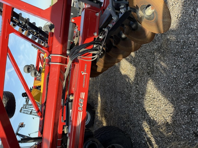 2024 Case IH 345 DH RIGID:-9 in.:-31 ft. Disk Tandem