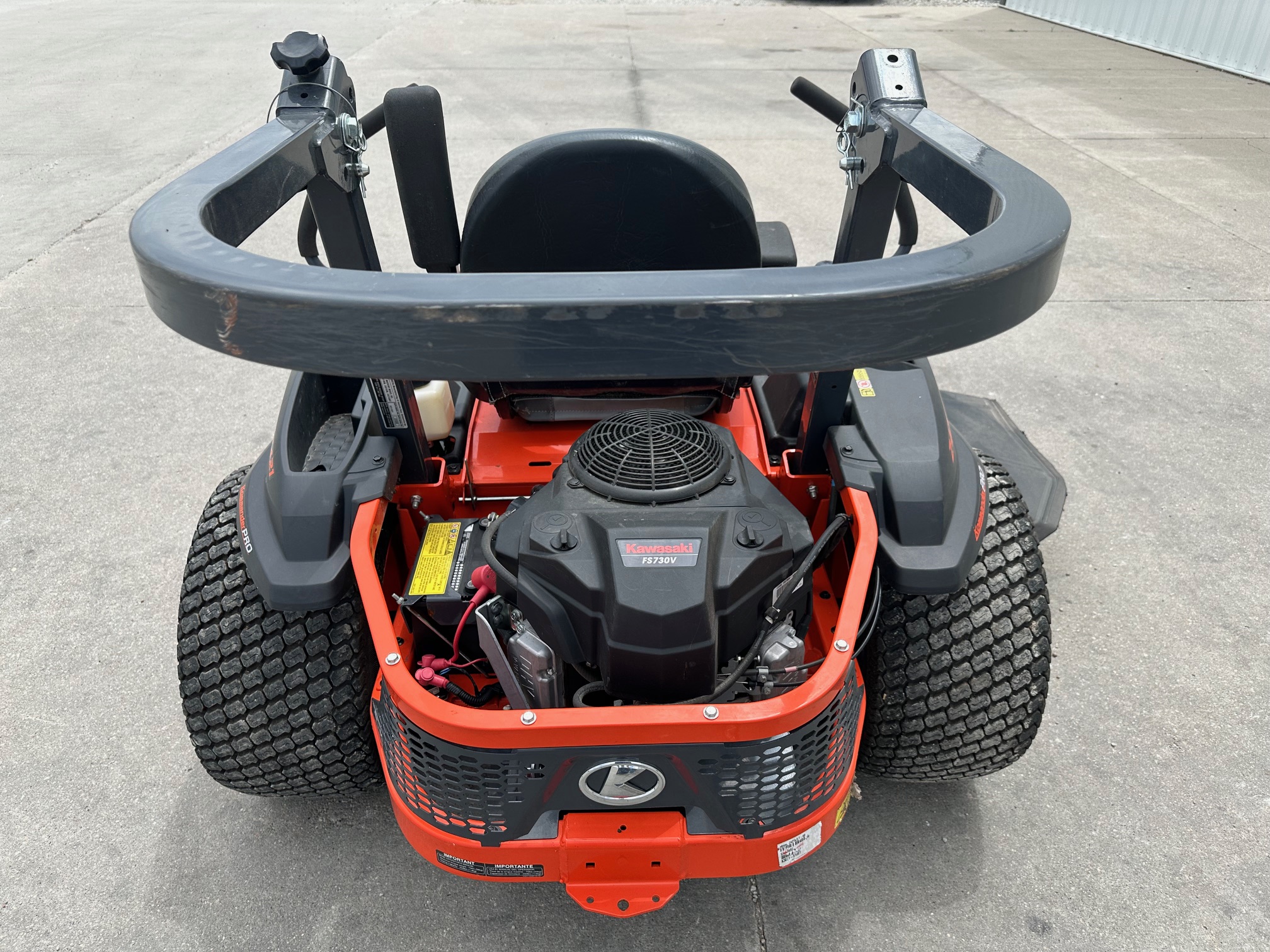 2017 Kubota Z421KWT-60 Mower/Zero Turn