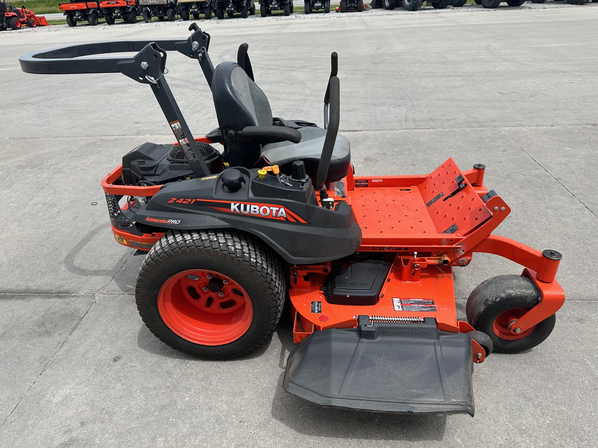 2017 Kubota Z421KWT-60 Mower/Zero Turn