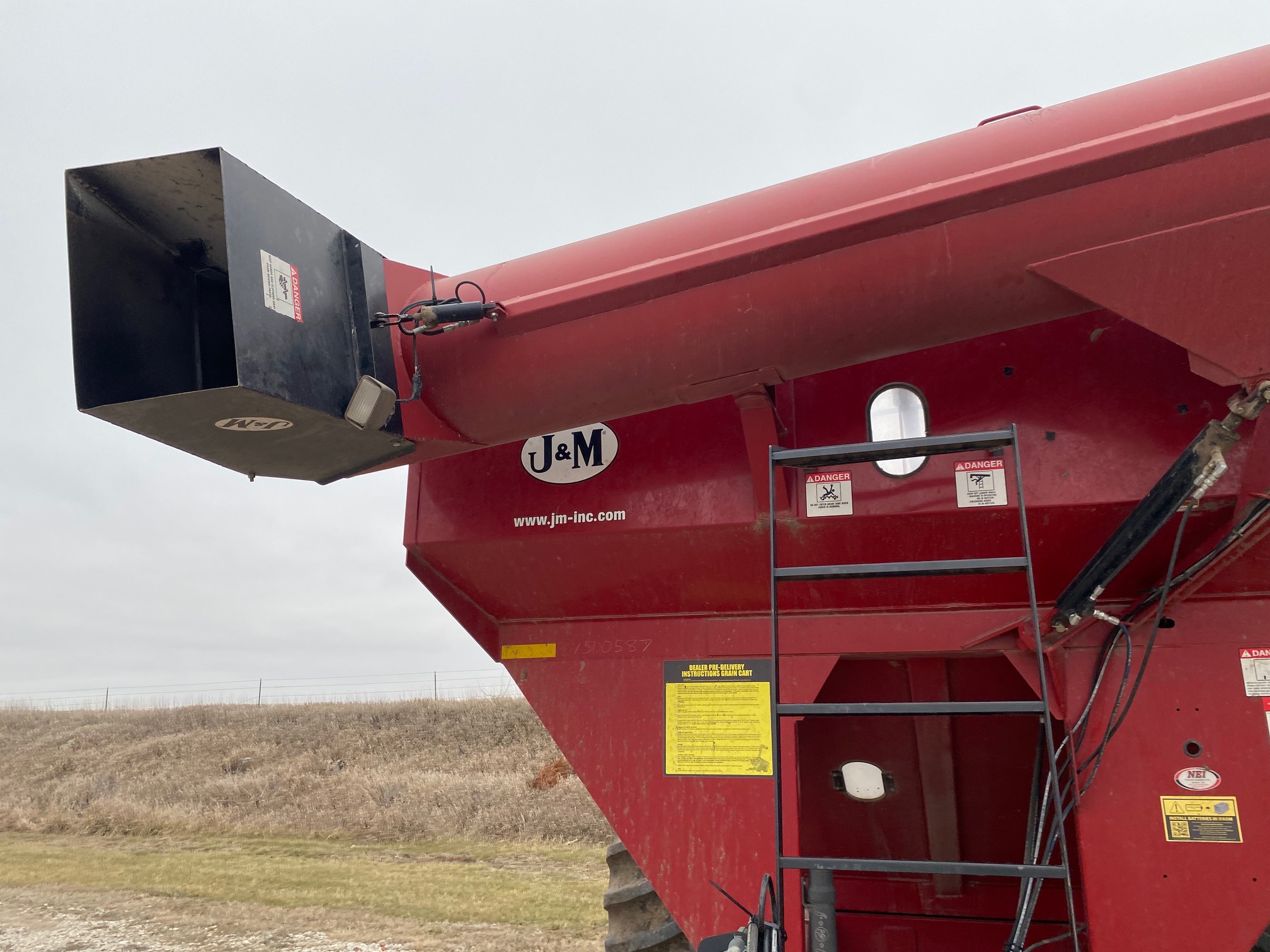 2015 J&M 1326-22S Grain Cart