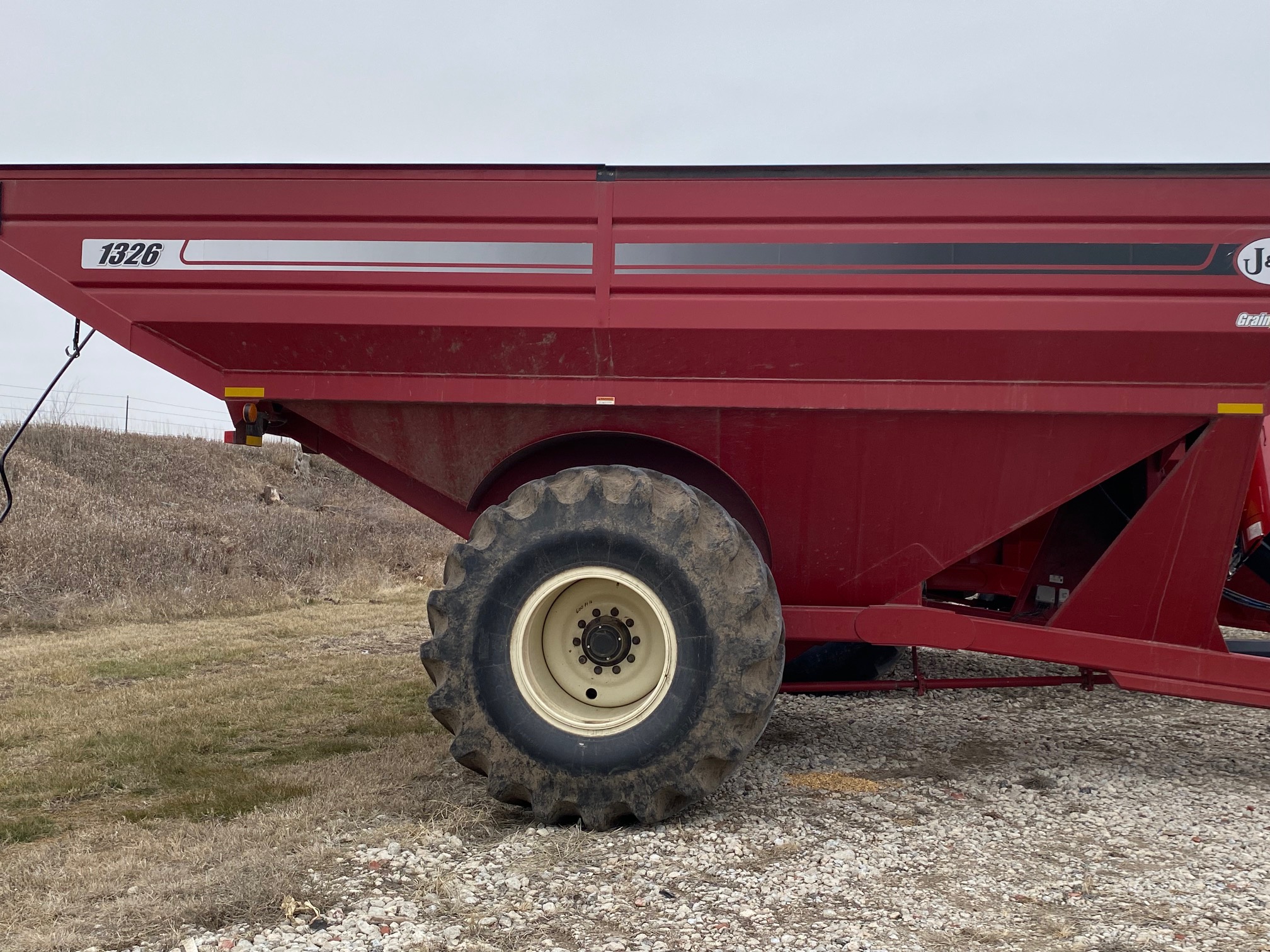 2015 J&M 1326-22S Grain Cart