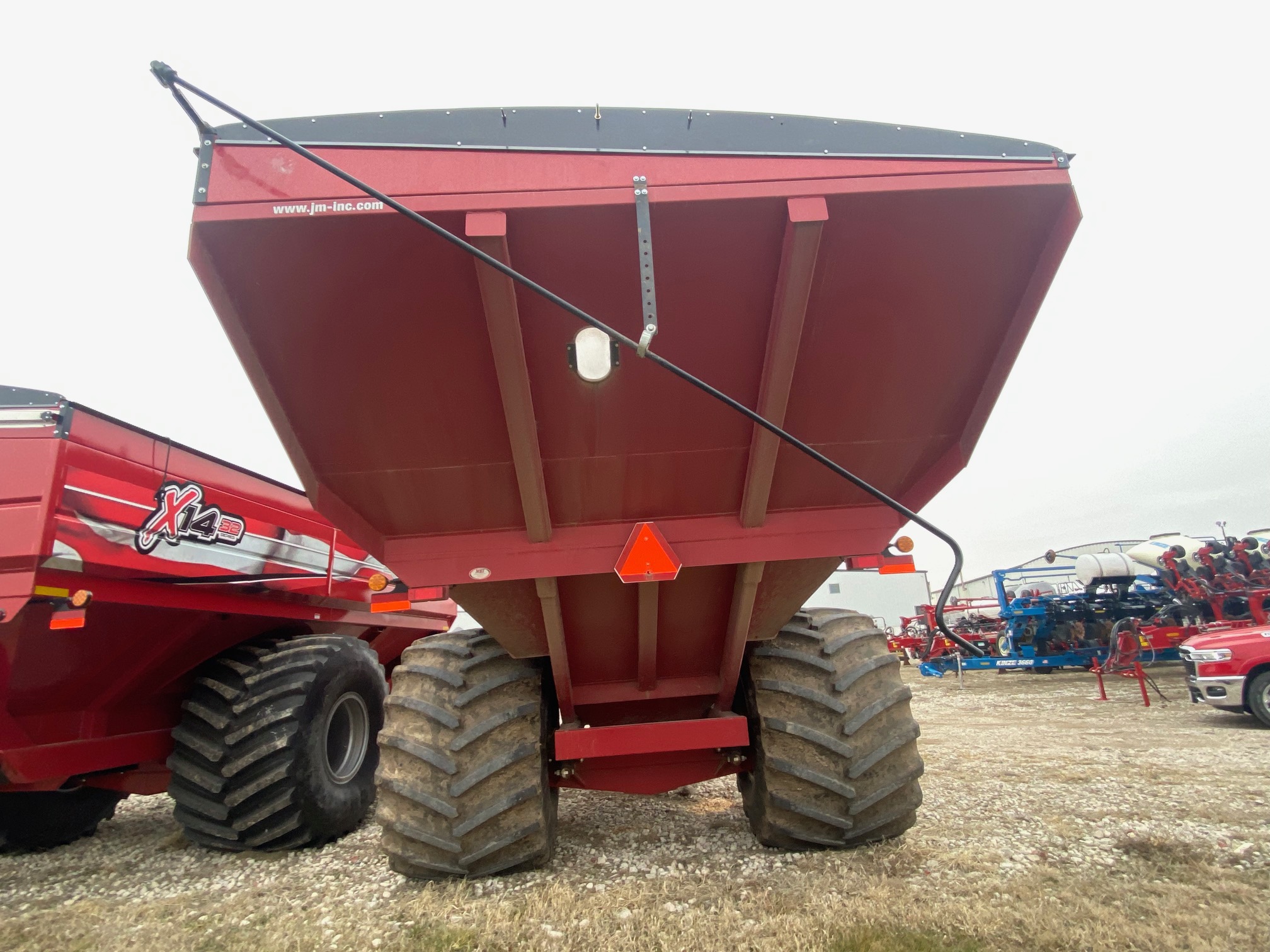 2015 J&M 1326-22S Grain Cart