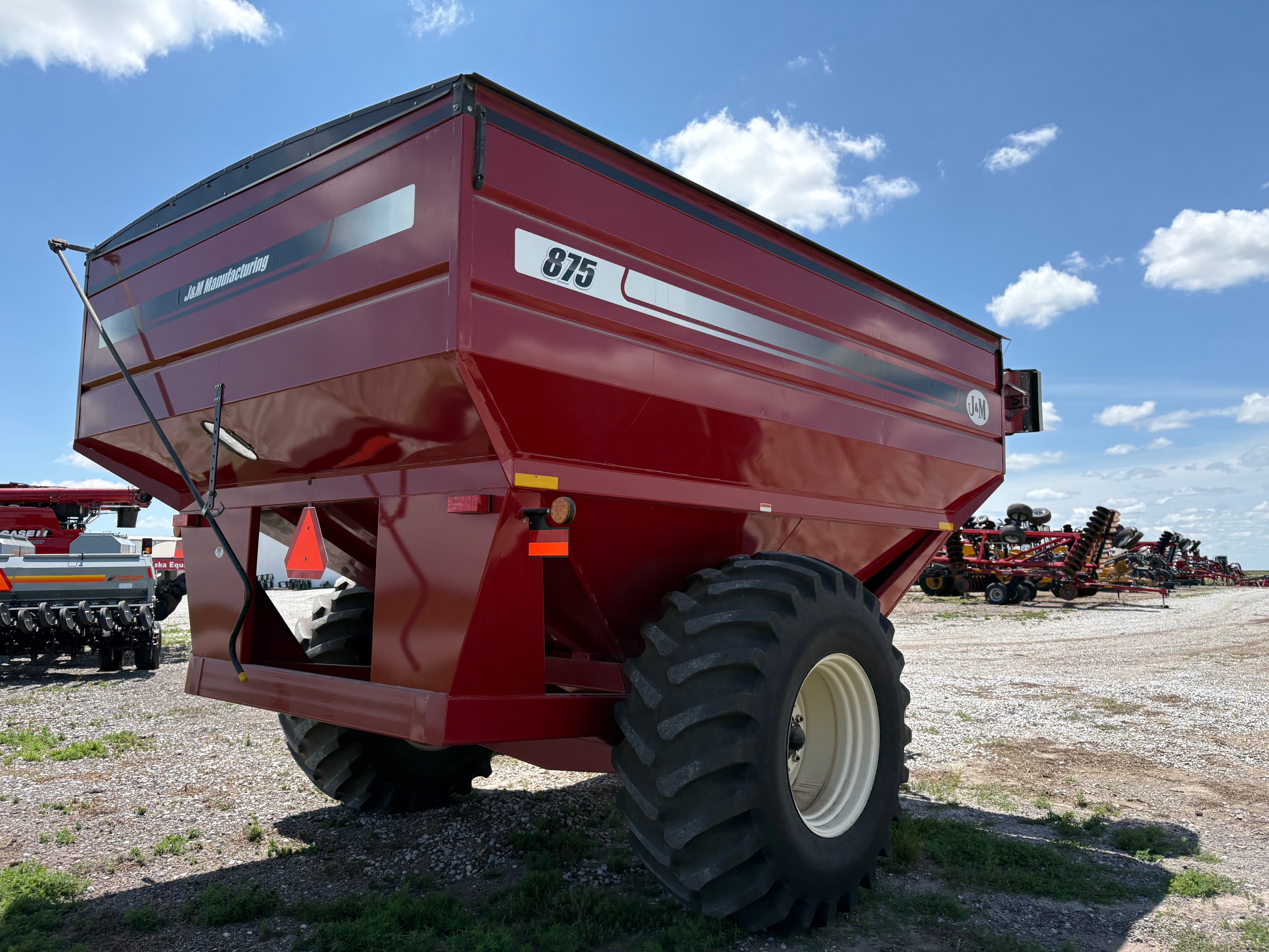 2012 J&M 875-18 Grain Cart