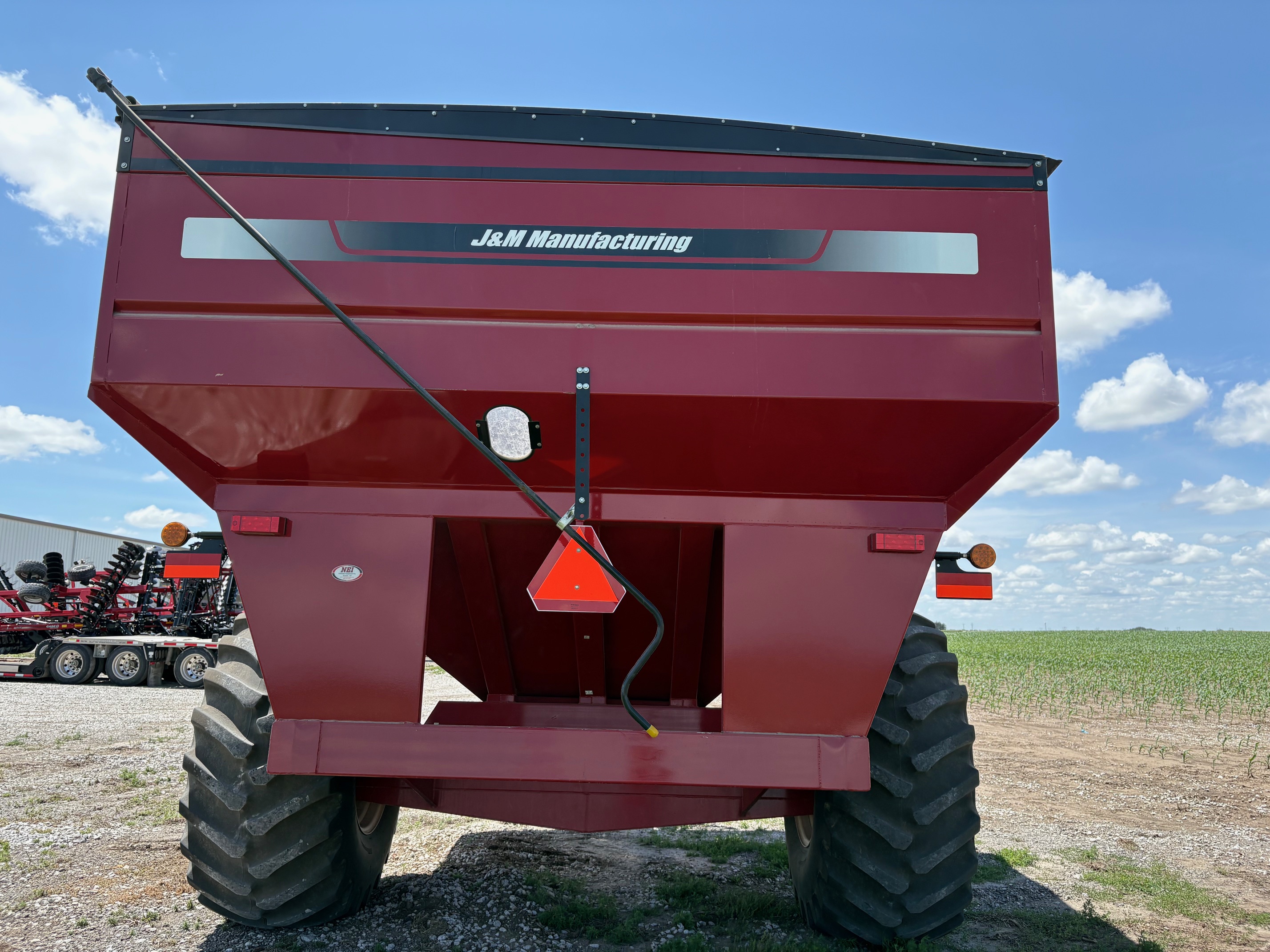 2012 J&M 875-18 Grain Cart