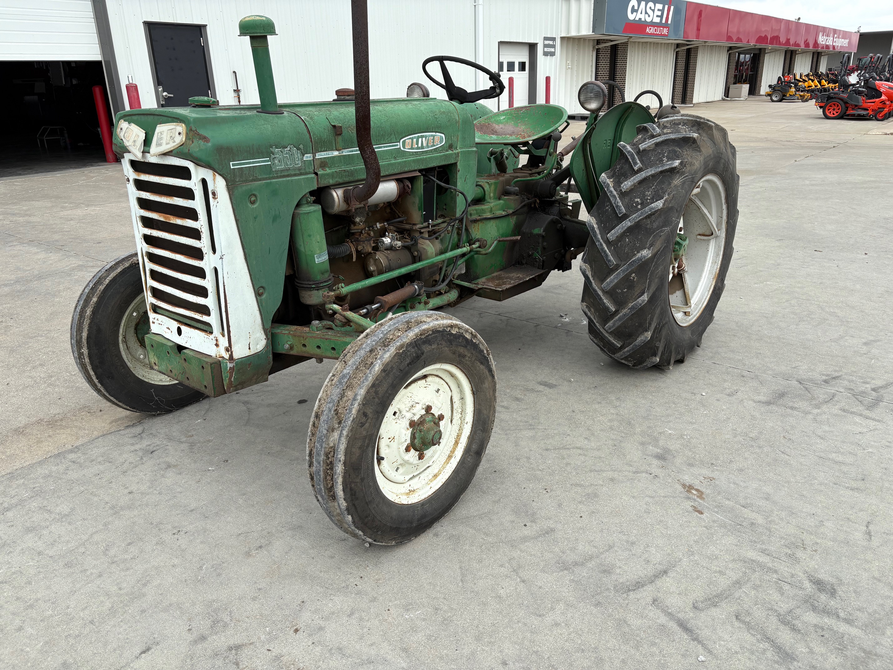 1966 Oliver 550 Tractor
