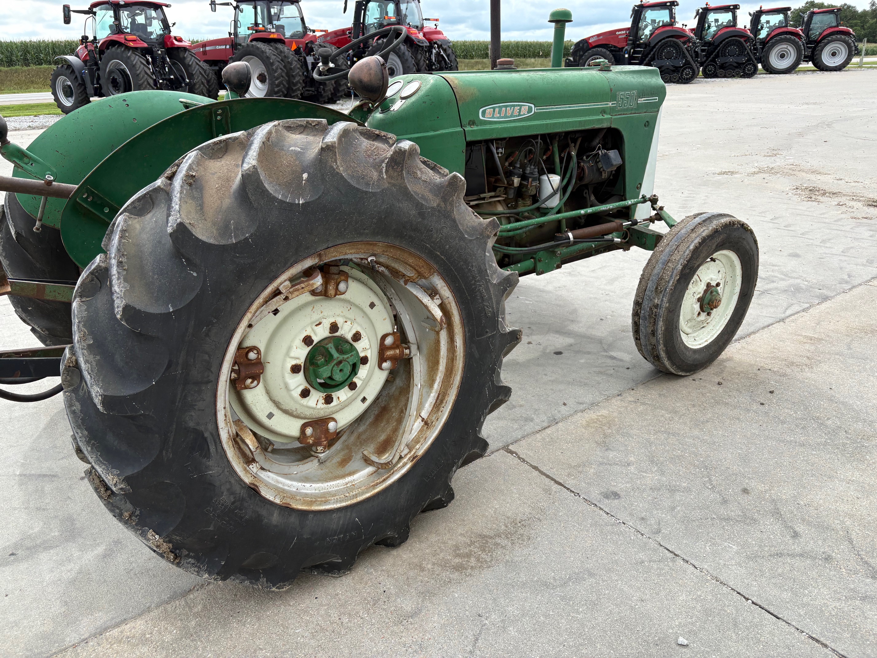 1966 Oliver 550 Tractor