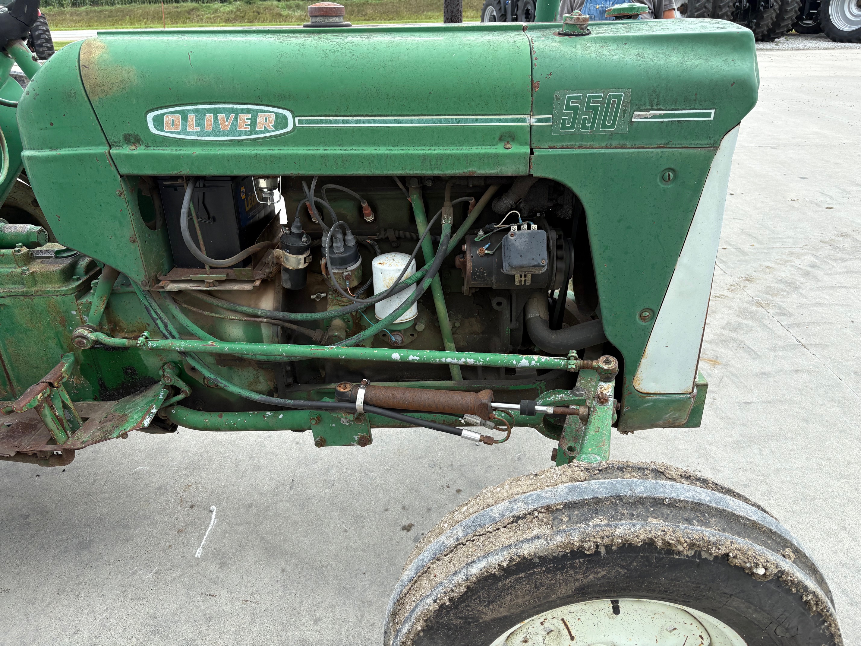 1966 Oliver 550 Tractor