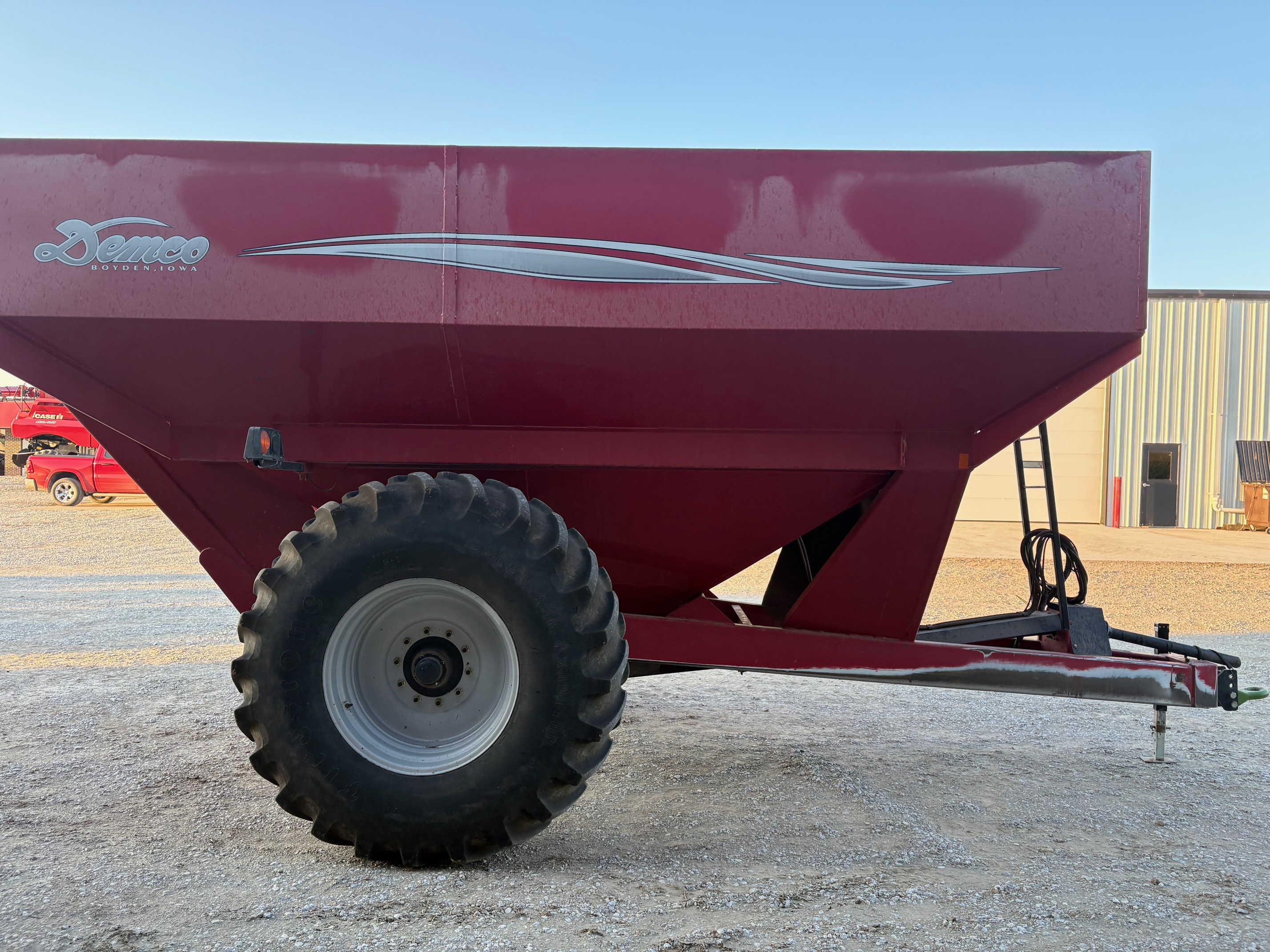 2008 Demco 800 Grain Cart