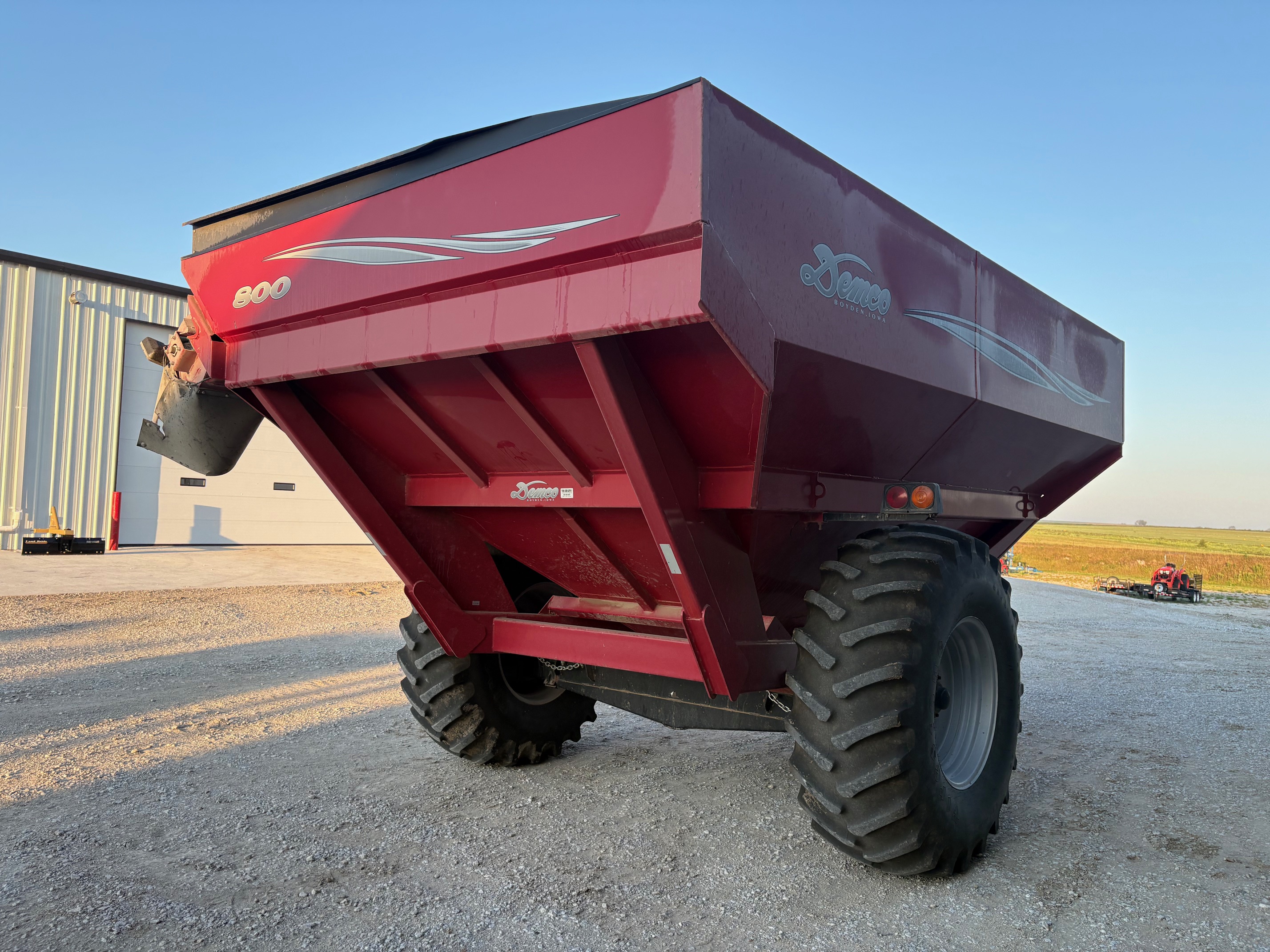 2008 Demco 800 Grain Cart