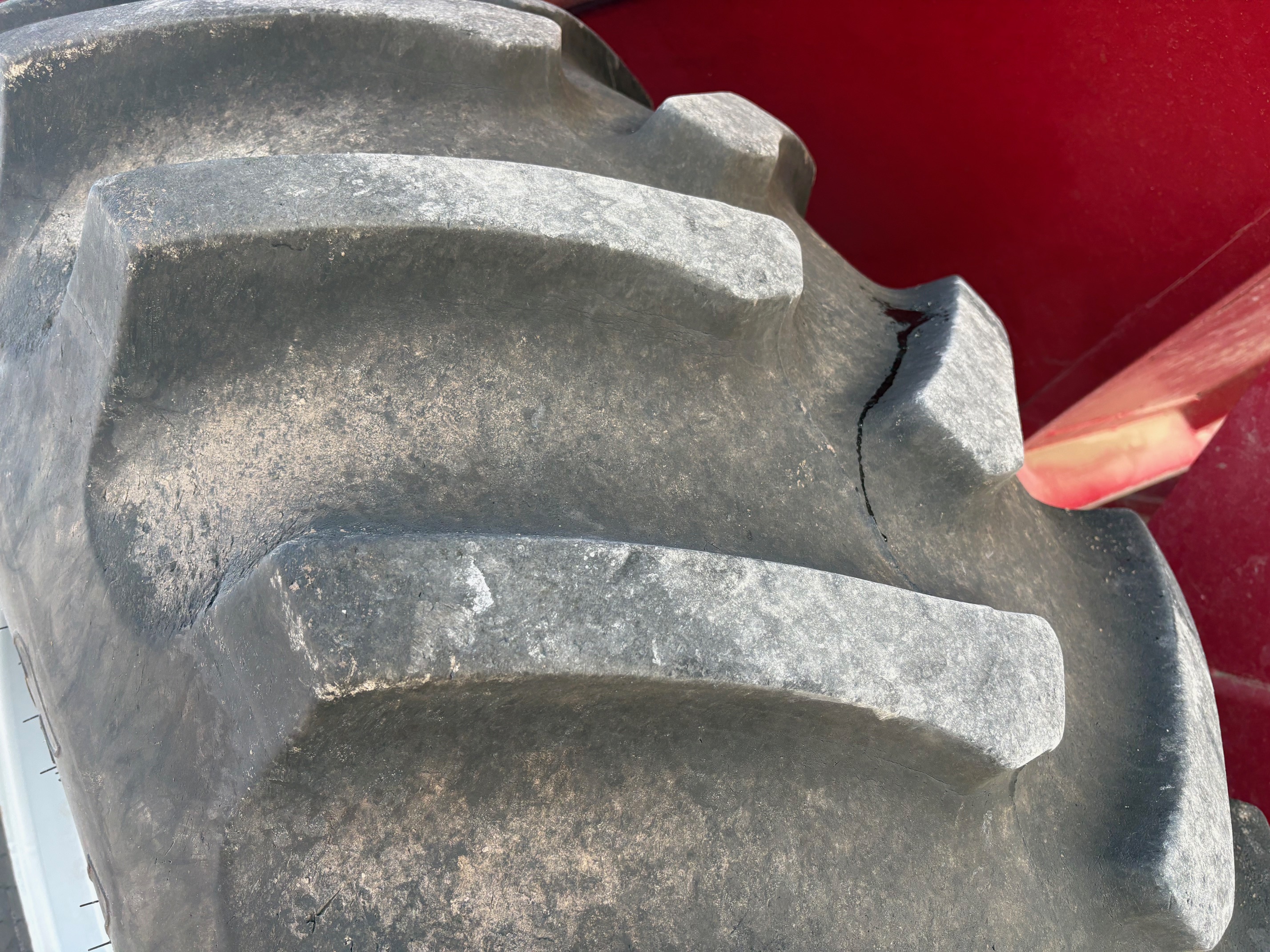 2008 Demco 800 Grain Cart