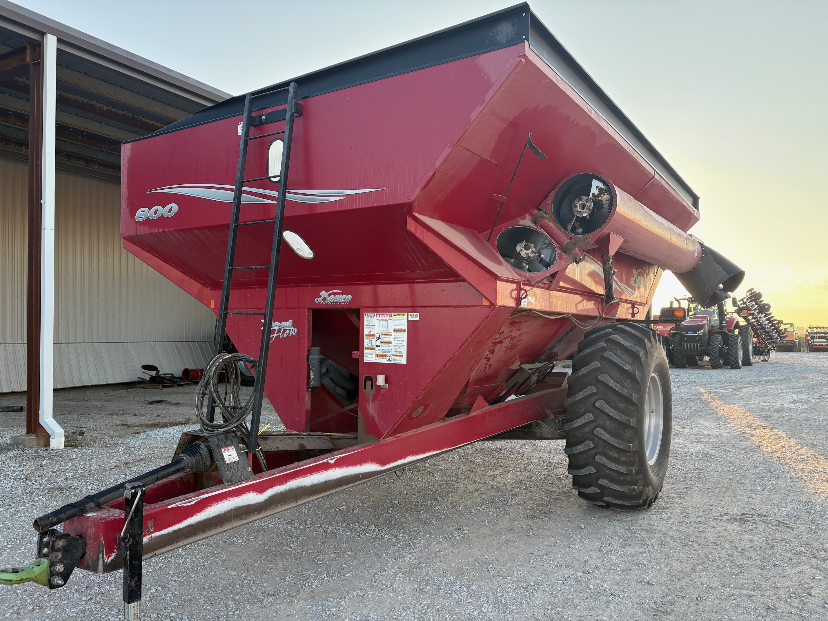 2008 Demco 800 Grain Cart