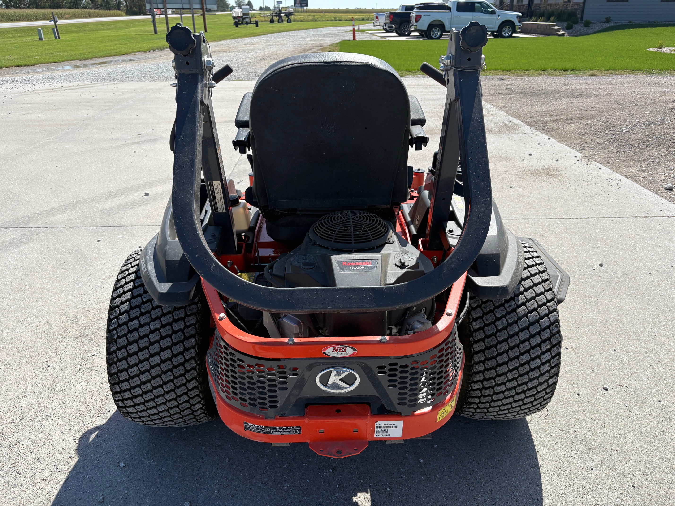 2023 Kubota Z422KWT-60 Mower/Zero Turn