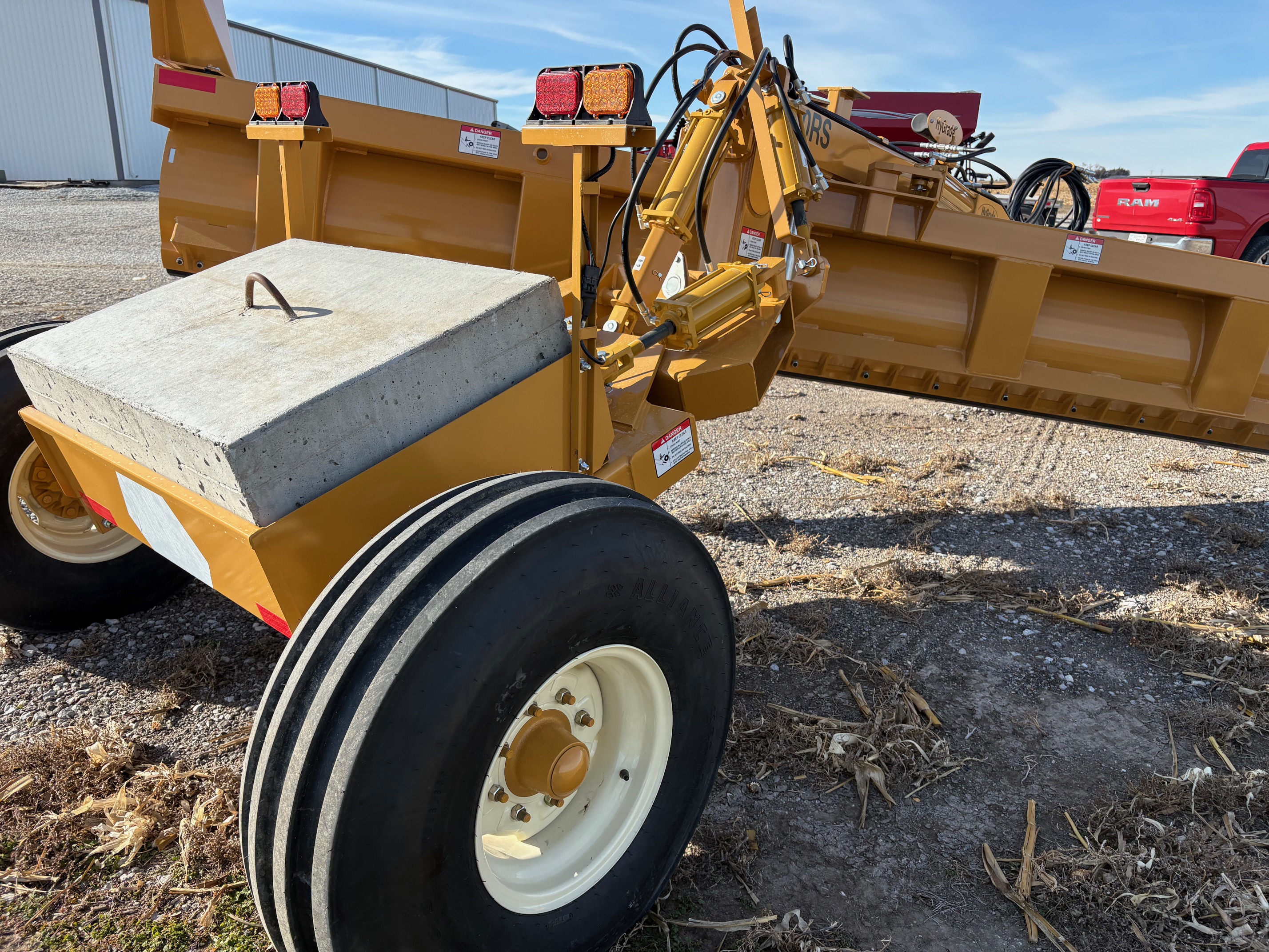 2025 Johnson Mfg 1600RS Blade Rear