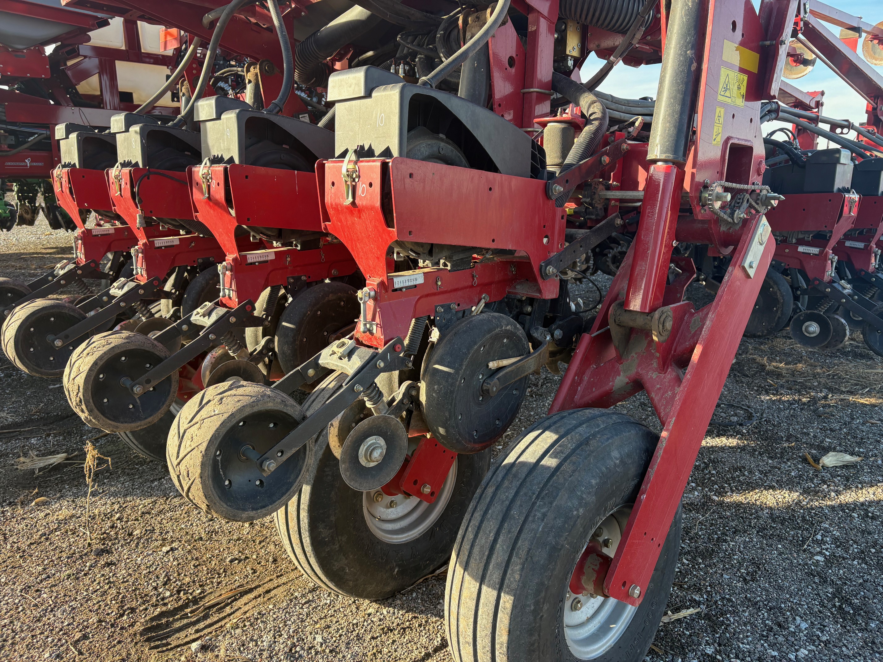2015 Case IH ER 1255 PLANTER:-2 Point Hitch:-16 Rows Planter