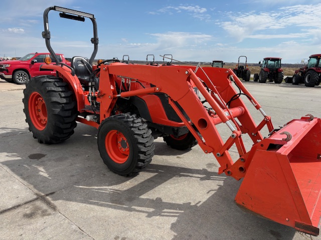 2017 Kubota MX5200HST Tractor